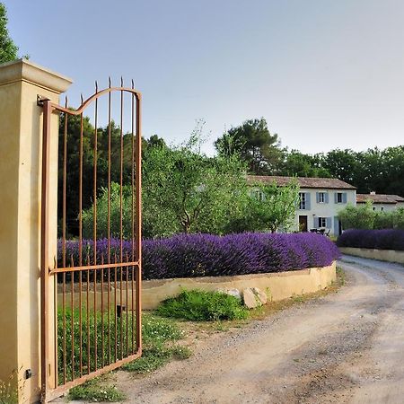 Mas De Lure Bed and Breakfast Salon-de-Provence Exterior foto