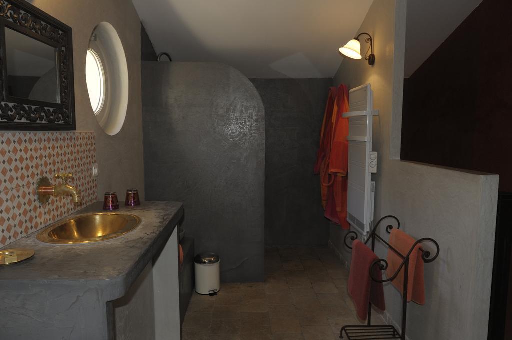 Mas De Lure Bed and Breakfast Salon-de-Provence Exterior foto